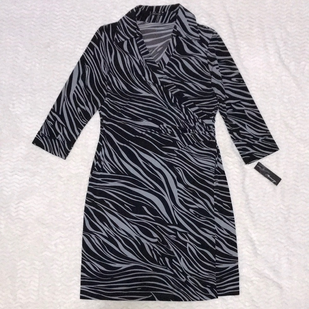 NWT Mesmerize faux wrap dress - Picture 5 of 16